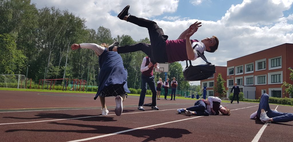 "Бабушка легкого поведения-2"